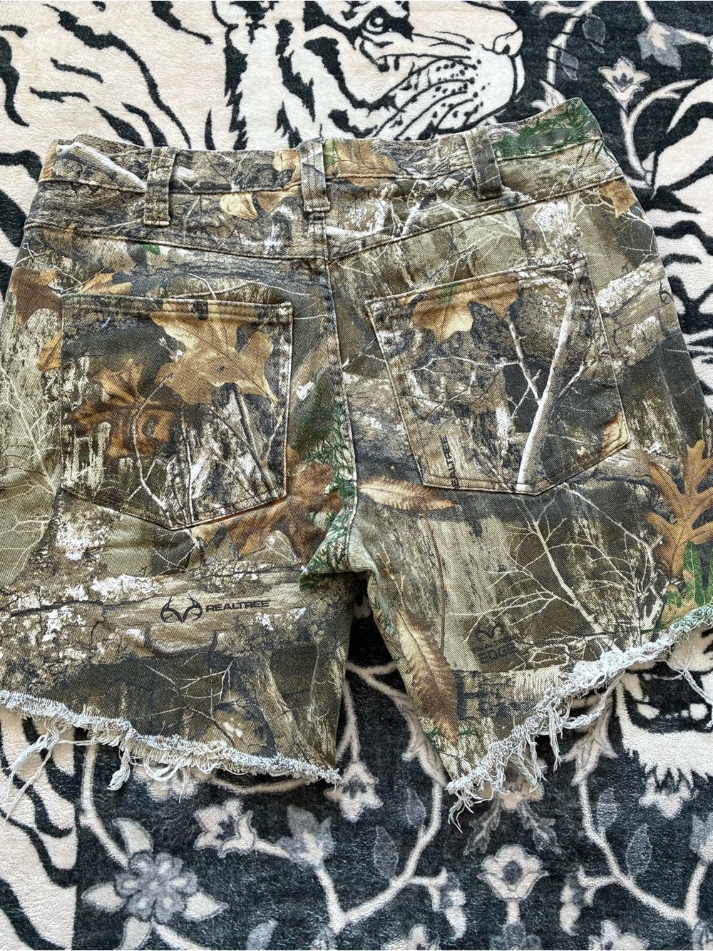 017 - MENS REALTREE CAMOUFLAGE UTILITY CAMO SHORTS